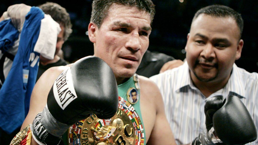 Va a juicio oral un ex campeón del mundo de boxeo acusado de violar a su hija