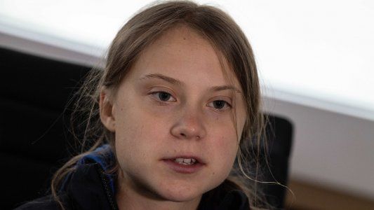 Cumbre del clima: tras 21 días de viaje en barco, Greta Thunberg llegó a Portugal y ahora se prepara para seguir rumbo a Madrid