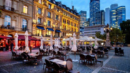 Europa vuelve con los confinamientos en un difícil equilibrio entre la salud y la crisis económica