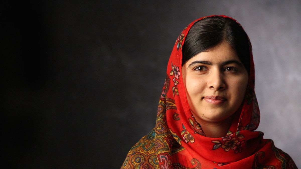 Malala, la niña que recibió una bala por querer estudiar, cumple 24