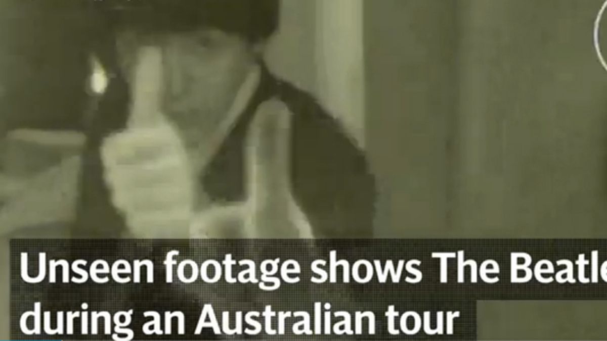 Video. La filmación de 49 segundos muestra a Los Beatles mientras son maquillados.