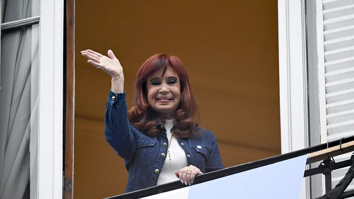 Cristina Fernández de Kirchner finalizó su internación por su cuadro de apendicitis y fue dada de alta.&nbsp;