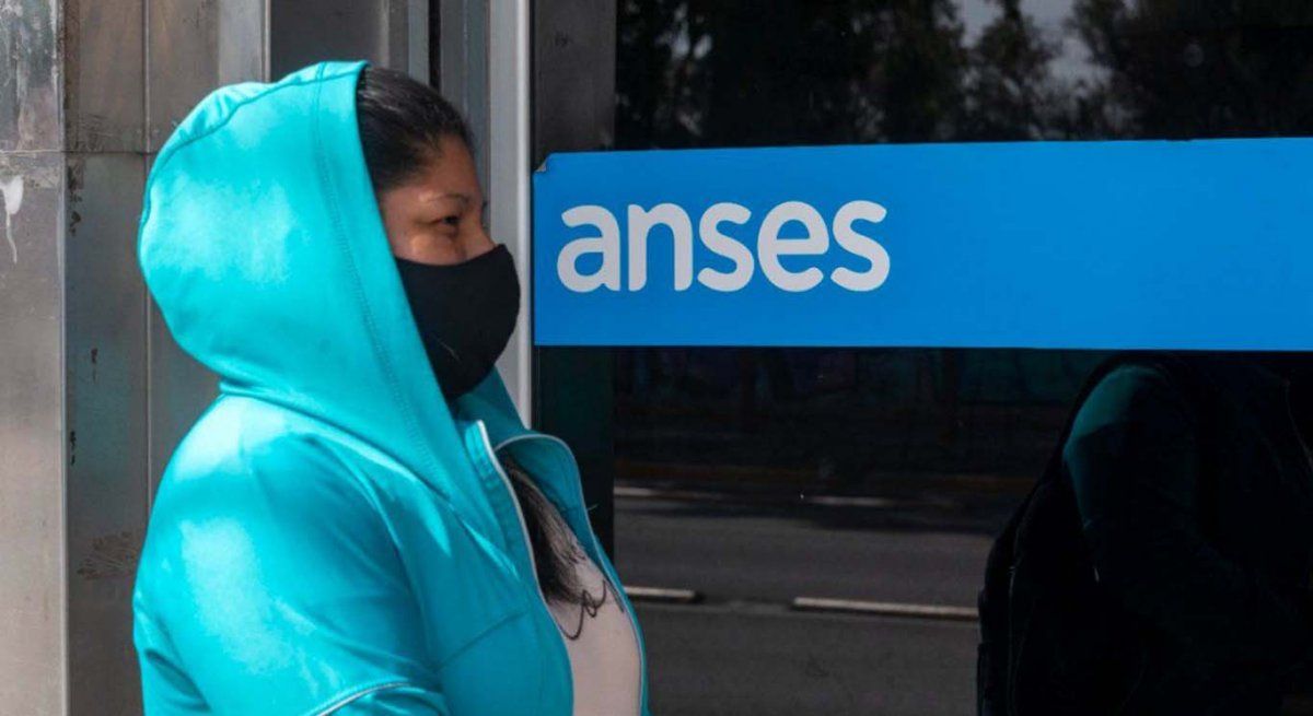El principal objetivo del Gobierno es extender la AUH y convertirlo en un IFE para no dejar sin protección económica a las familias más necesitadas (Foto: archivo).