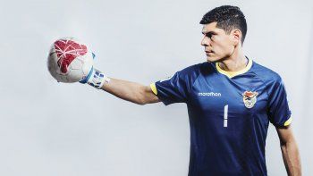 Vuelve a sonar un arquero para Boca: Carlos Lampe, titular de la selección boliviana