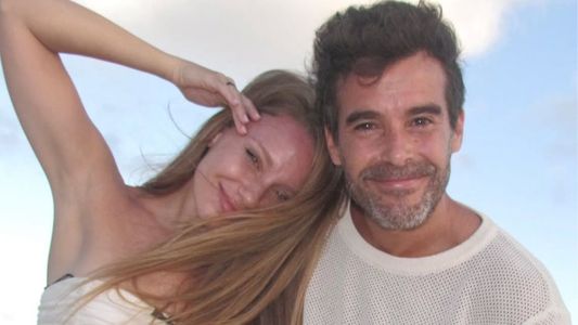 Lejos del escándalo de la China Suárez, Nicolás Cabré y Rocío Pardo se comprometieron en un paradisíaco destino