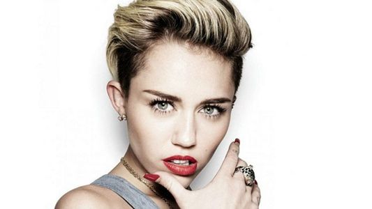 Condenan a hombre que le robó a Miley Cyrus