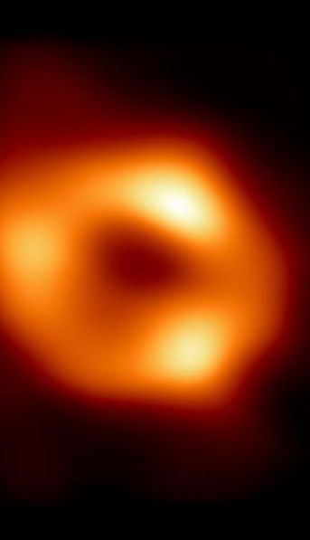 Revelan la primera imagen de Sagitario A, el agujero negro que se ubica en el centro de la Vía Láctea