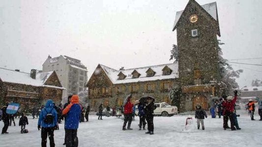 La enfermedad que afecta en masa a los egresados de Bariloche y preocupa a las familias