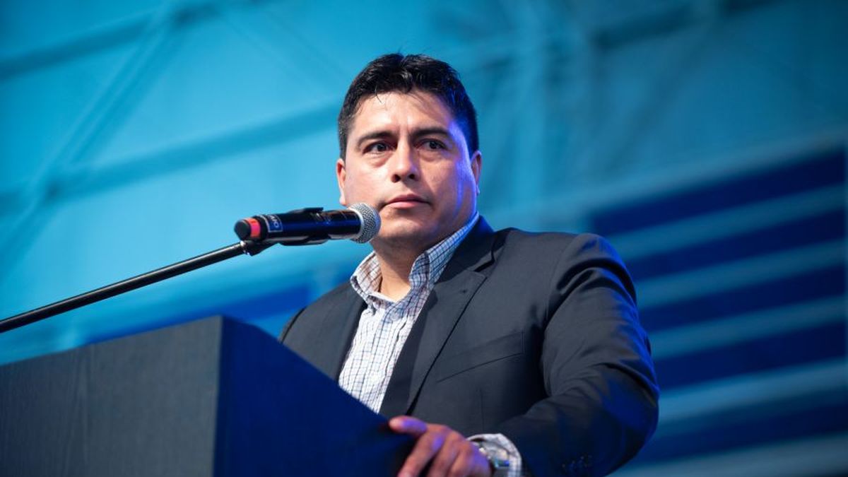 El gobernador de Santa Cruz