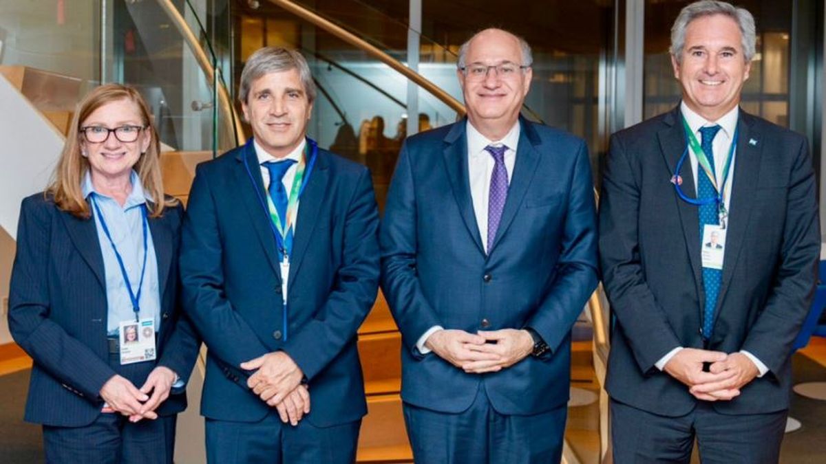 Luis Caputo se reunió con representantes del Banco Mundial y el BID.