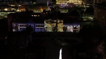 El Gobierno hizo un mapping en homenaje a las Madres y Abuelas de Plaza de Mayo
