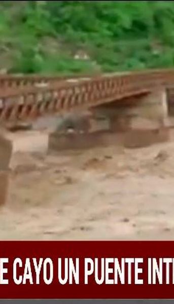 Se cayó un puente internacional que une a Salta con Bolivia