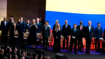 Con la presencia de Javier Milei, Abelardo de la Espriella asumió como presidente de Colombia