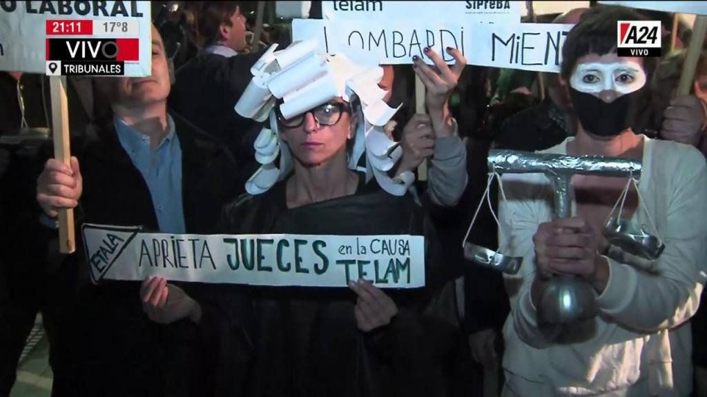 Manifestantes se acercaron a Tribunales para apoyar al juez Ramos Padilla