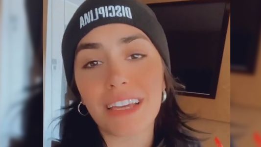 El chape solidario de Lali Espósito y Santi Maratea: ¡Comiéndonos la boca, así hay que...!