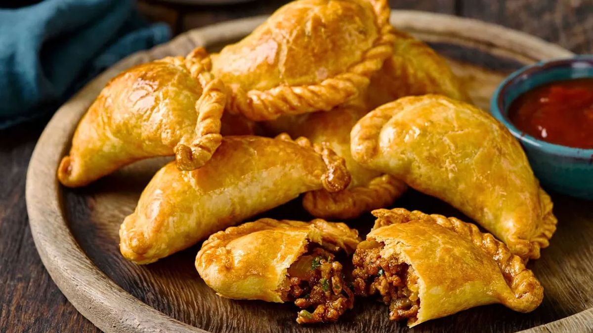 Truco infalible: cómo hacer para cocinar las empanadas al horno y que no se peguen en la bandeja