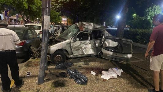 Tiene 20 años, corría una picada y embistió a una familia: mató a la madre y a su hija