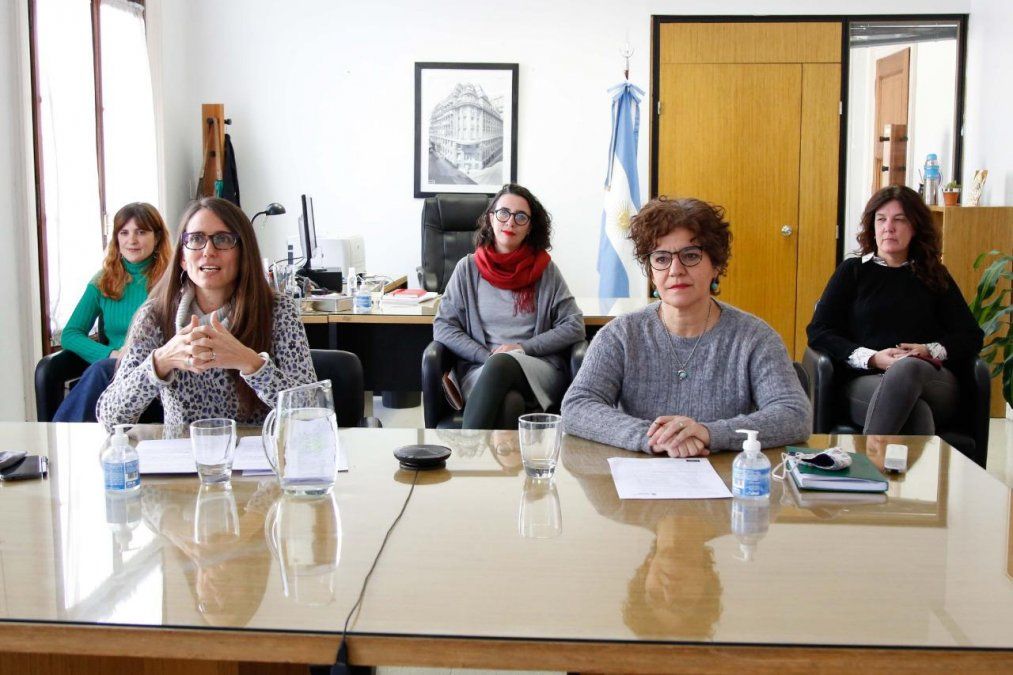 Exclusivo A24.com: El gobierno analiza pagar un subsidio a amas de casa y cuidadores para reactivar la economía