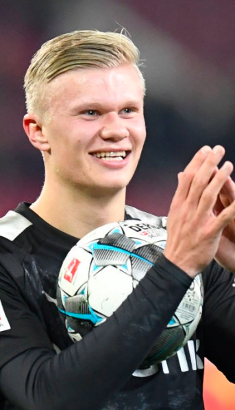 Haaland sigue haciendo historia: en su debut en Borussia Dortmund y desde el banco, marcó un triplete en 20 minutos
