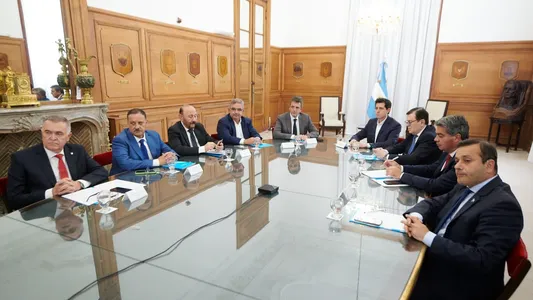 Massa, Rossi y Wado De Pedro se reúnen con gobernadores del PJ para definir la mesa electoral nacional