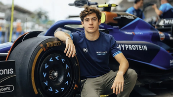 Franco Colapinto presentó el casco que usará para correr en Qatar: sentido homenaje a la Selección Argentina