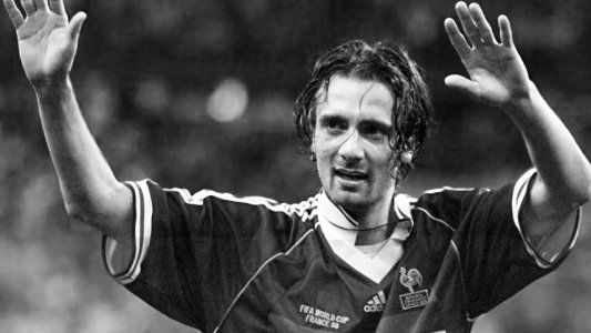 El exfutbolista francés Dugarry debió pedir disculpas por referirse a Messi como medio autista