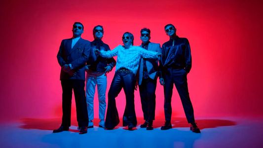 Turf y una figura legendaria, juntos en un tema que no pasa desapercibido