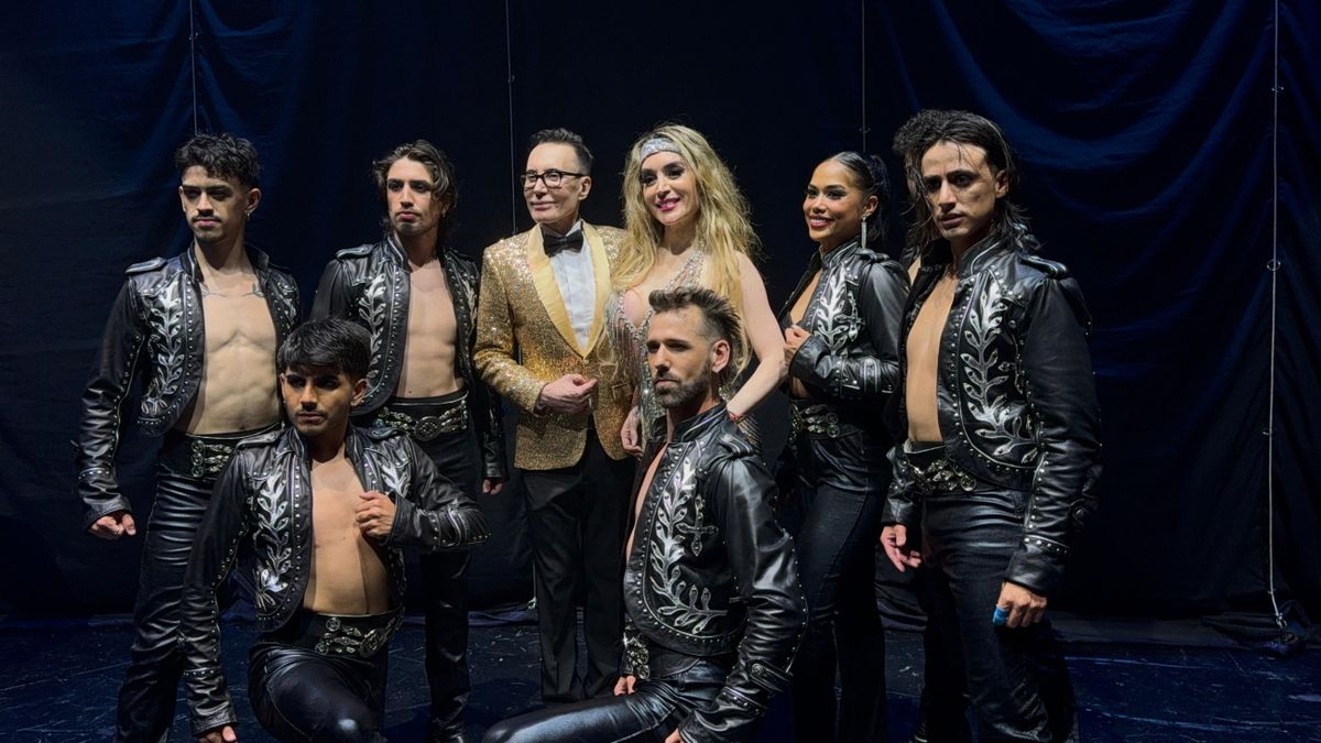 Con nuevas imitaciones y la ovación del público, Fátima Florez abrió la temporada teatral cordobesa