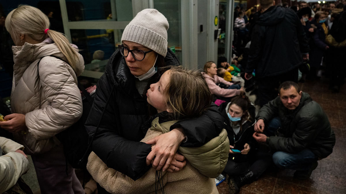 Desde que empezó la guerra en Ucrania, 4 millones 300 mil niños fueron desplazados de sus hogares. Entre ellos 1 millón 800 mil cruzó las fronteras de Ucrania, en especial hacia Polonia.
