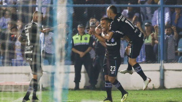 Copa Libertadores: Atlético Tucumán perdió 2 a 0 ante Gremio e irá a Brasil por una remontada histórica