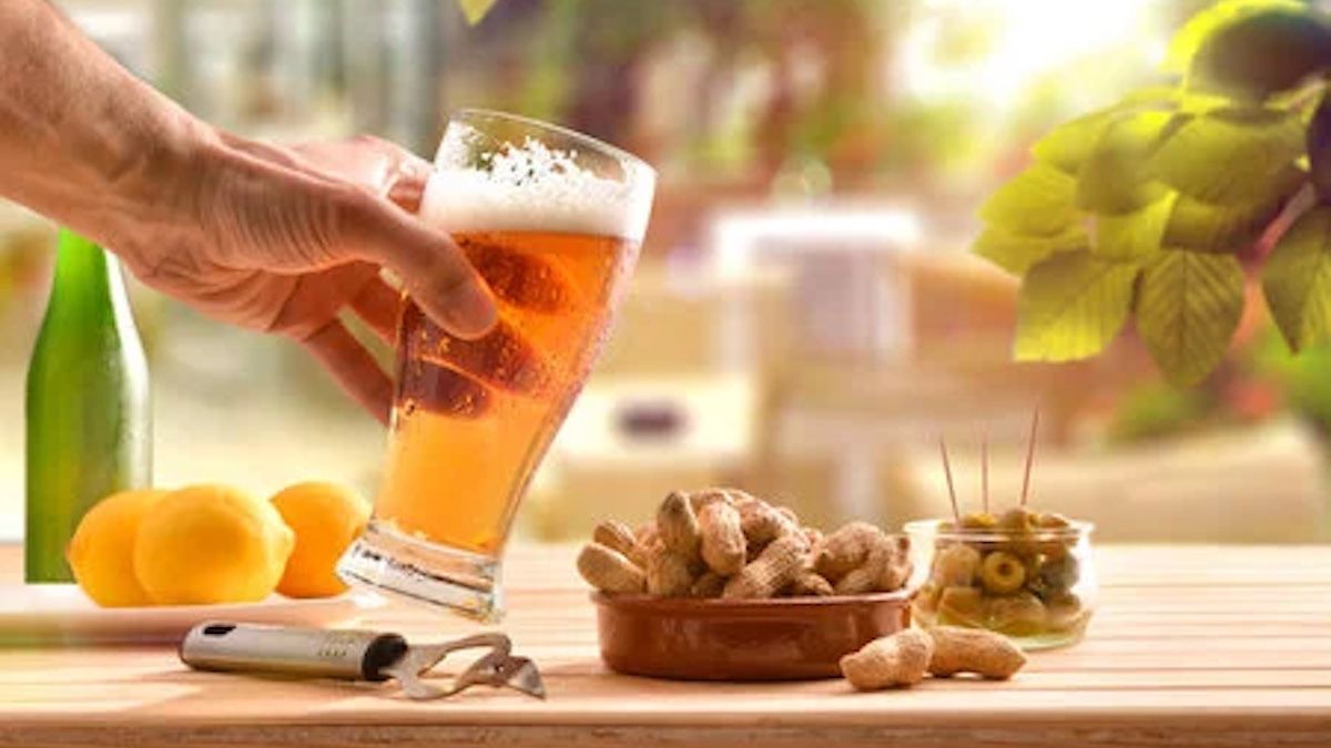 La cerveza y el maní