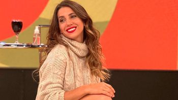 cinthia fernandez se quedo dormida en vivo, la grabaron y lo subieron a las redes