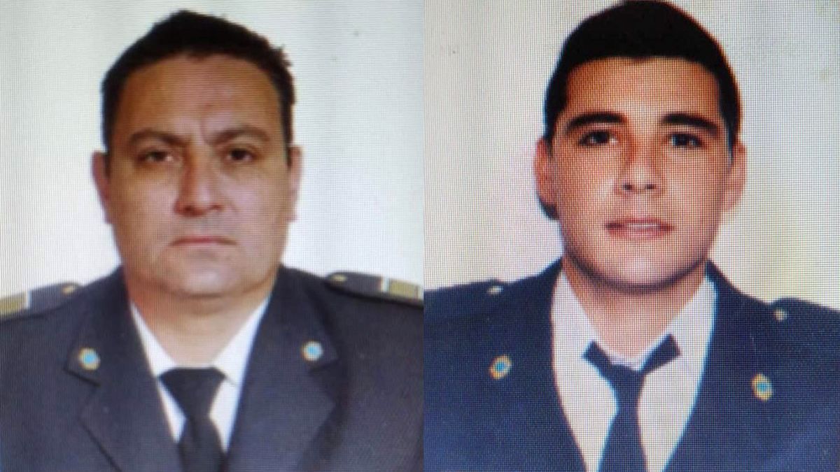 Dos de los policías detenidos por la masacre de Monte. 