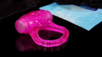 Anillos de silicona para la erección: los peligros de su uso que advierte un médico