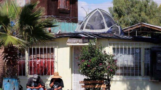 En México roban el alambre de púa que Estados Unidos puso para blindar la frontera