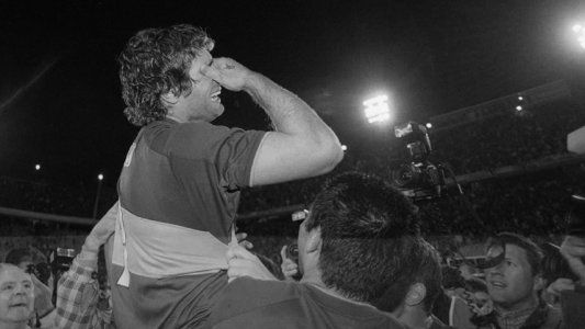 El mensaje de Boca a 20 años de la eliminación a River con el muletazo de Palermo y el caño de Riquelme a Yepes