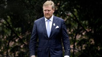 El rey Guillermo repudió el ataque a hinchas israelíes: Les fallamos en la Segunda Guerra y anoche hemos vuelto a fallar