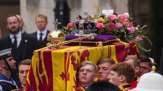 Funeral de Isabel II: qué elementos acompañaron al ataúd de la reina y sus curiosos significados