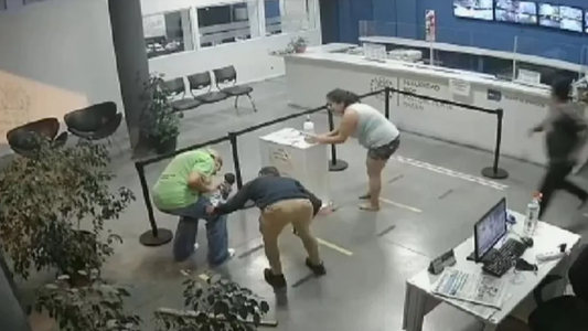 Con una sorprendente maniobra, una operadora del SAME salvó a un bebé y todo quedó filmado