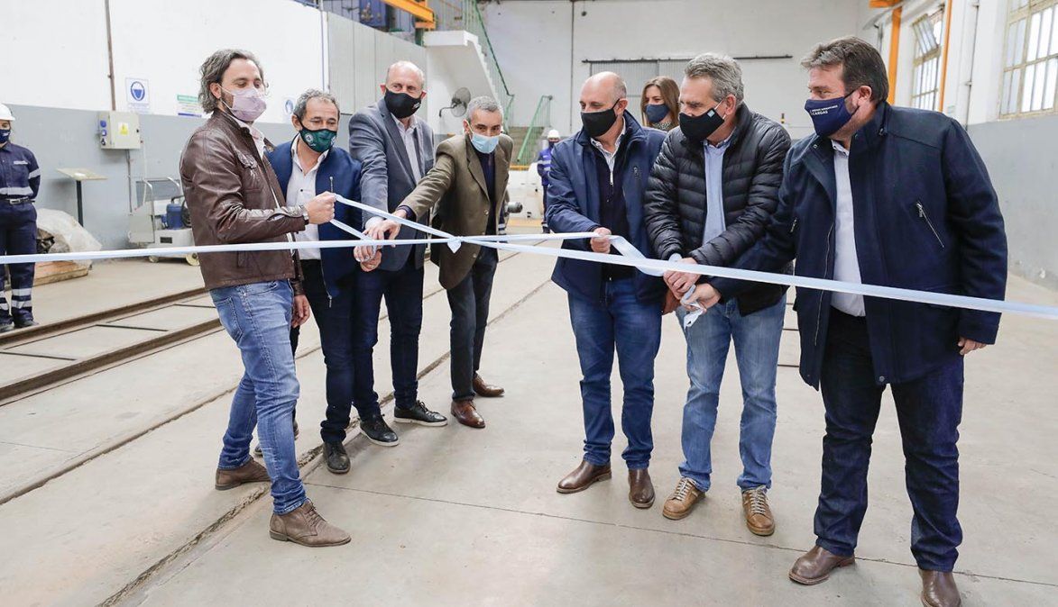El jefe de Gabinete, Santiago Cafiero, inauguró dispositivos de contención social en la provincia de Santa Fe, y visitará la estación de San Cristóbal de Trenes Argentinos, Belgrano Cargas, para ampliar su capacidad tecnológica. (Foto: Télam)