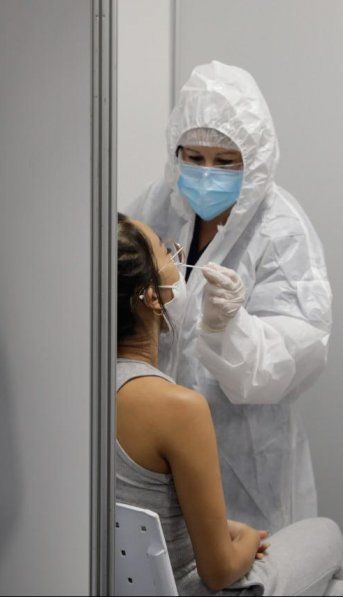 Durante los controles en Ezeiza detectaron dos casos de coronavirus en un vuelo que venía de México