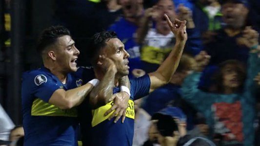 Tevez le dio el gol del triunfo a un Boca que terminó primero en el grupo F