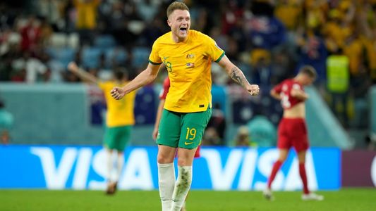 Mundial Qatar 2022: Australia le ganó a Dinamarca, clasificó a octavos y espera al primero del grupo de Argentina