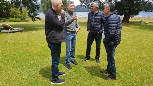 Macri recibe a los gobernadores de Cambiemos para analizar el paquete económico y estudiar nuevas medidas