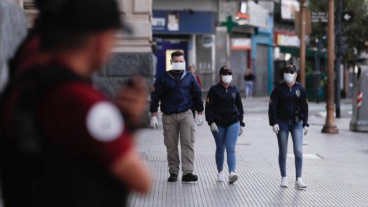 Leve baja en los contagios: confirmaron 13.267 casos y 372 muertes en 24 horas