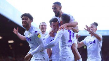 El Leeds de Bielsa le ganó 1-0 a Sheffield Wednesday y se afianza en puestos de ascenso a la Premier League