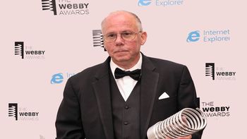Murió Stephen Wilhite, el creador de los GIF: cómo nacieron los gráficos que inundan las redes sociales