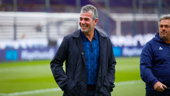 Pellegrino fue reelecto como presidente de Gimnasia La Plata y Maradona confirmó que seguirá como técnico