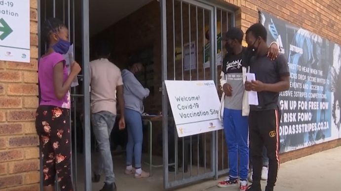 Sudáfrica da por superada la emergencia por Ómicron, y lleva esperanza a Estados Unidos y Europa