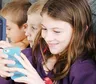 Prohíben el uso de celulares en escuelas primarias bonaerenses: cómo será la reglamentación y desde cuándo regirá